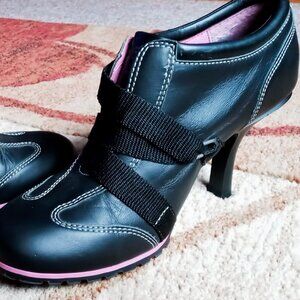 Edgy RARE Vintage Skechers Somethin’ else Black/Pink Leather Sneaker Heels
